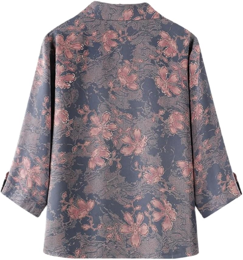 Printed three-quarter sleeve top with collar